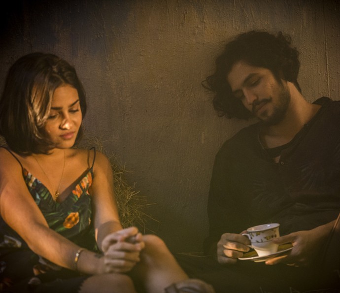 Olívia confessa ciúmes de Miguel  (Foto: Inácio Moraes/Gshow)