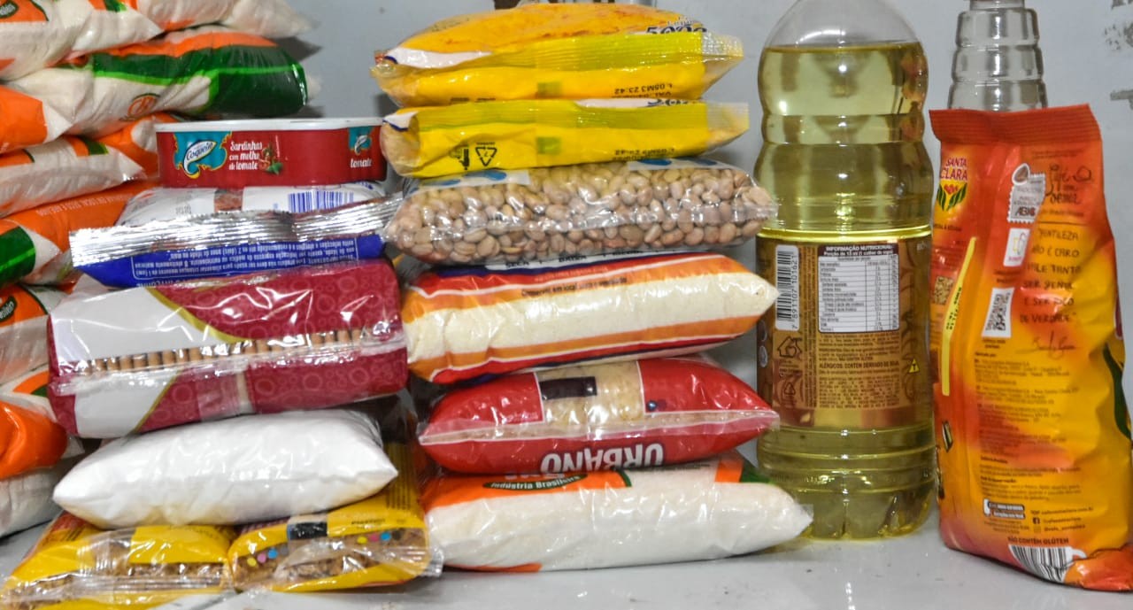 Abrace arrecada alimentos não perecíveis para moradores de rua em João Pessoa e Campina Grande