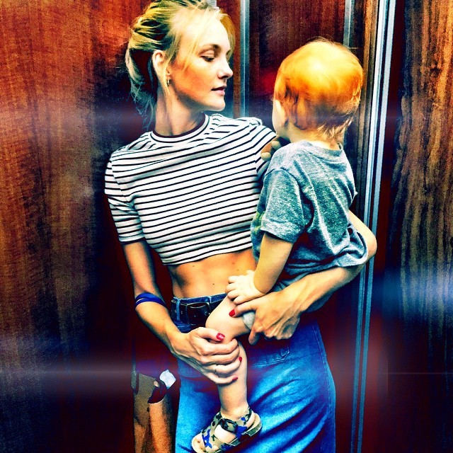 A modelo Carol Trentini com o filho Bento (Foto: Reprodução - Instagram)