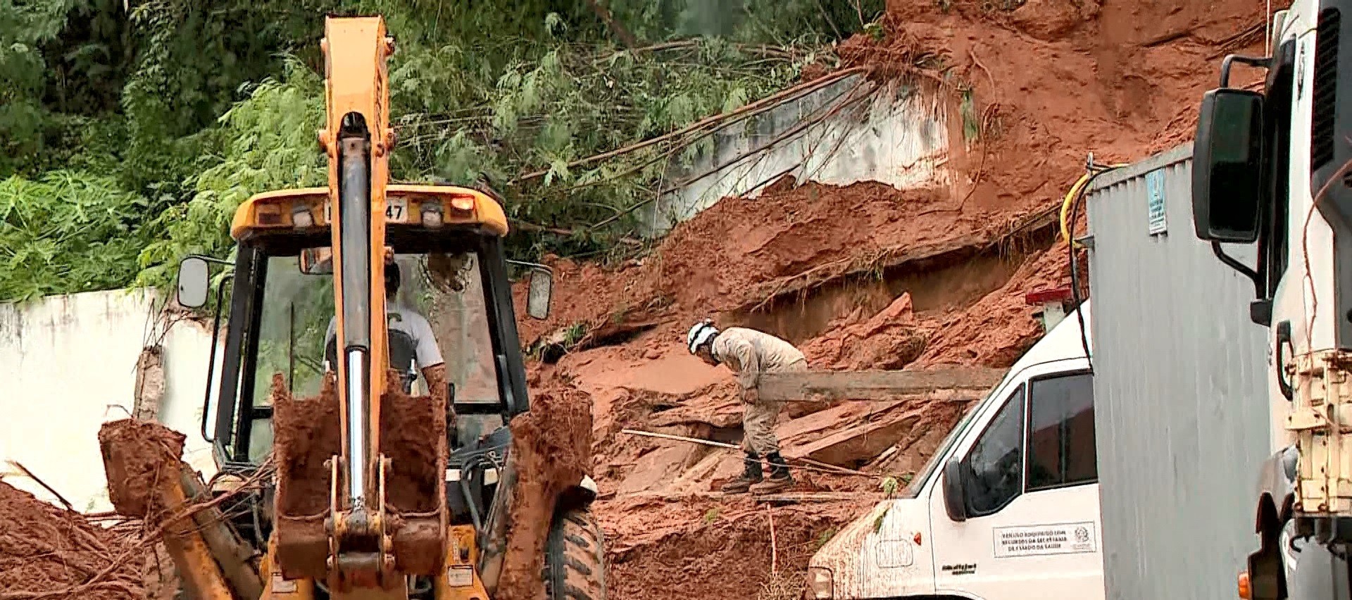 Vazamento causou queda de barranco que matou homem em área hospitalar no ES, conclui Defesa Civil