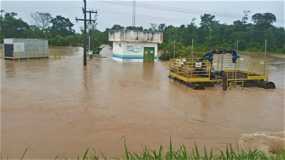 Sistema de captação de água é inundado em Rolim de Moura, RO — Foto: Águas de Rolim/Divulgação
