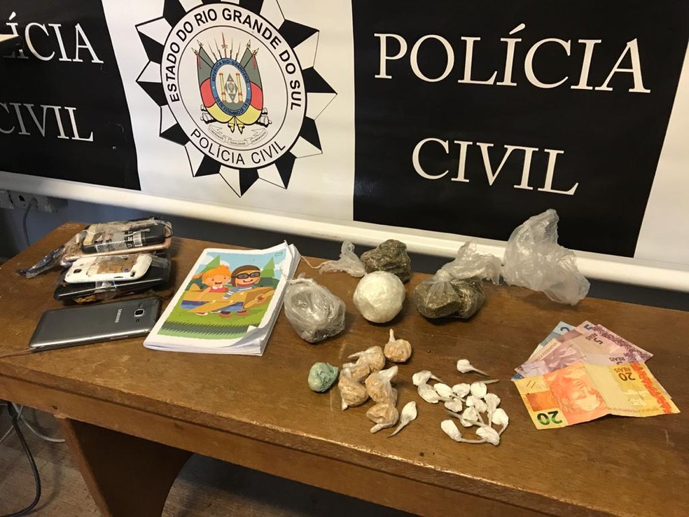 Drogas foram apreendidas durante o cumprimento dos mandados — Foto: Divulgação/Polícia Civil