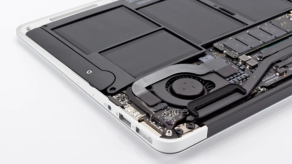 Ventoinhas dos notebooks da Apple diminuem a velocidade para não atrapalhar a Siri — Foto: Divulgação/Apple