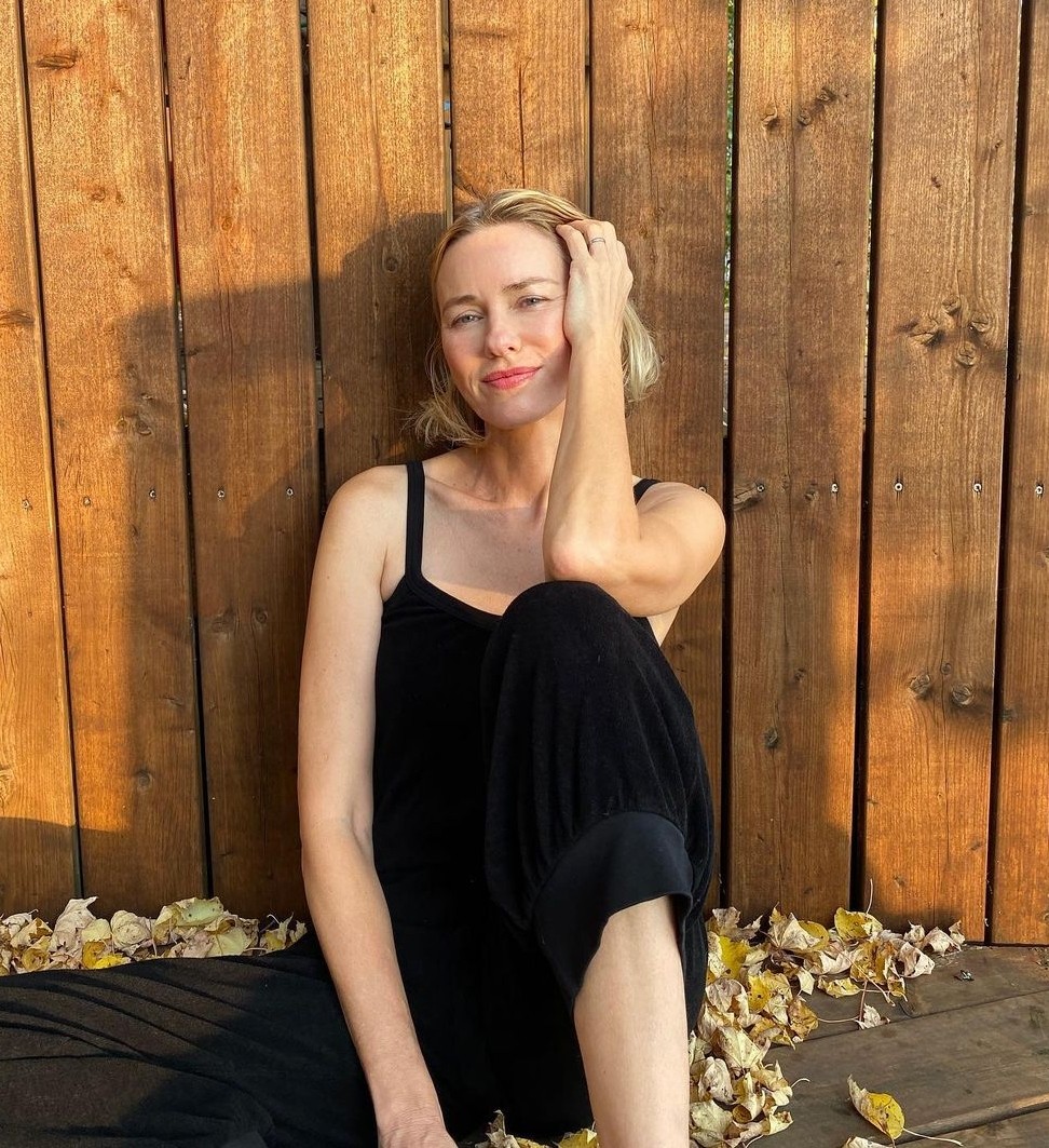 Naomi Watts apresenta sua nova marca de beleza para menopausa, Stripes (Foto: @naomiwatts)