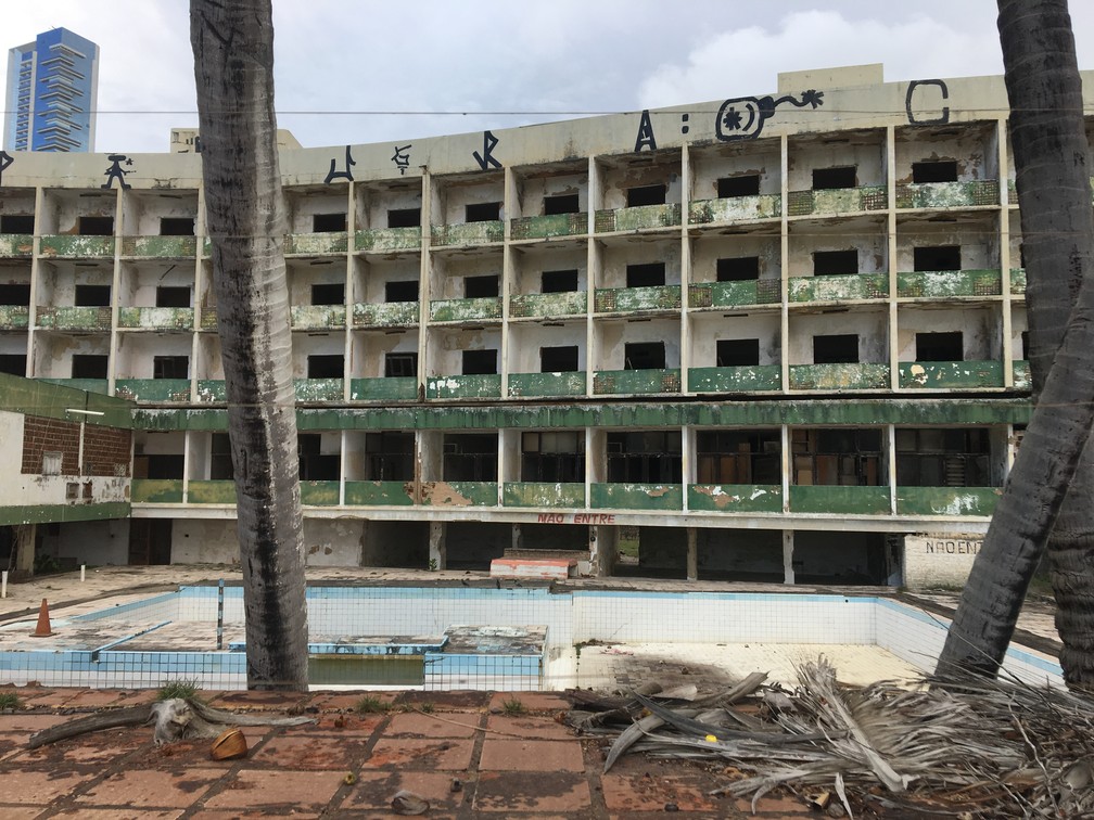 Hotel Reis Magos em Natal completa 24 anos de abandono (arquivo) — Foto: Leonardo Erys/G1