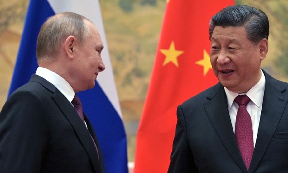 Presidentes da Rússia, Vladimir Putin, e da China, Xi Jinping, durante encontro em Pequim, no dia 4 de fevereiro