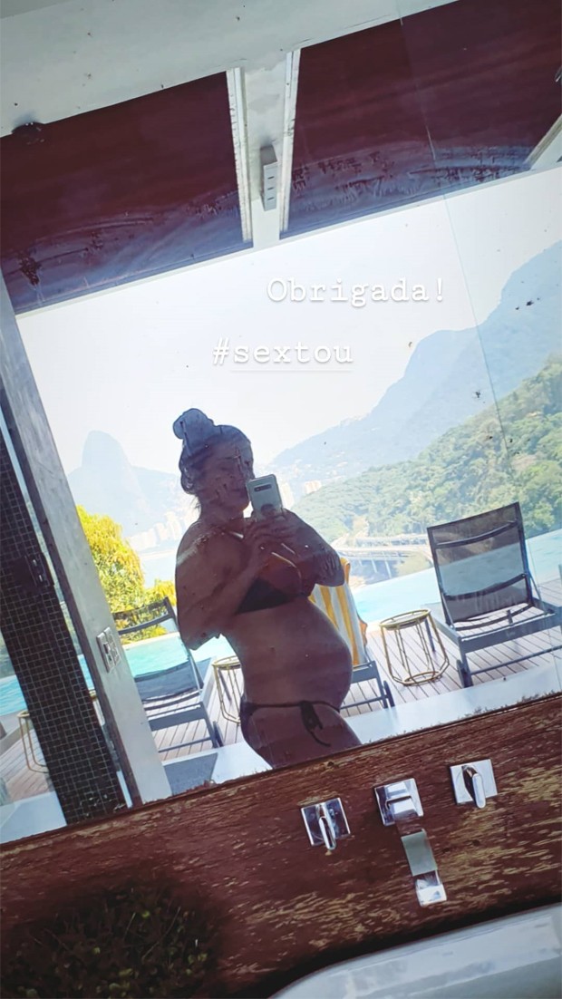 Grávida de Marcelo Adnet, Patrícia Cardoso mostra barrigão de biquíni (Foto: Reprodução/Instagram)