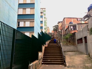 Apartamentos sociais e barracos convivem lado a lado na região de Paraisópolis, Zona Sul (Foto: Amanda Previdelli/G1)