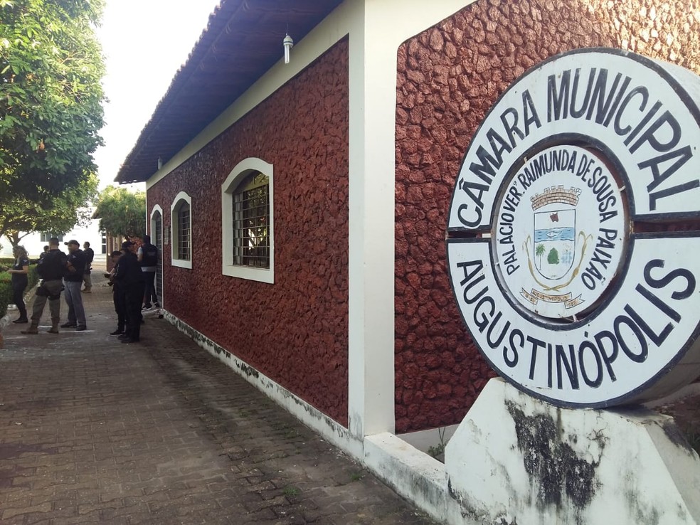 Câmara de Augustinópolis cassa mandatos de 10 dos 11 vereadores ...