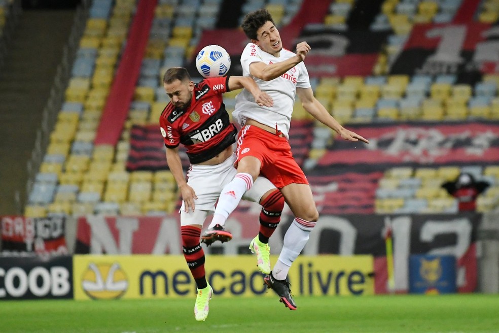 Everton Ribeiro em Flamengo x Internacional, pelo Campeonato Brasileiro &mdash; Foto: Alexandre Dur&atilde;o