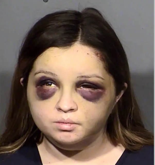 Mãe é acusada de tentar sufocar bebê recém-nascido (Foto: Reprodução Las Vegas Review-Journal/Departamento de polícia de Las Vegas)