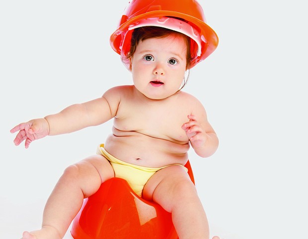 Bebê com capacete (Foto: Shutterstock)