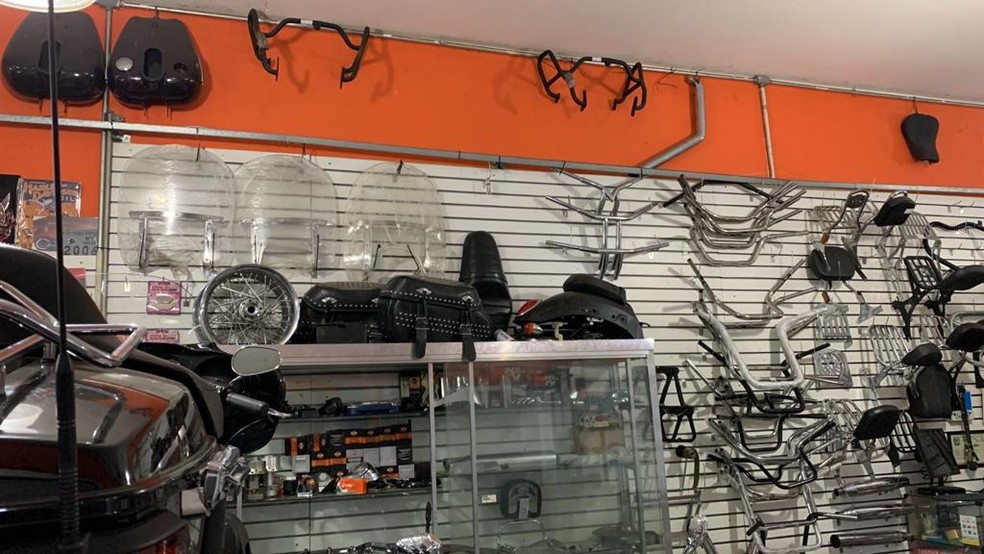 Peças de motos eram vendidas irregularmente em lojas alvo da ação  — Foto: Divulgação/Polícia Civil 