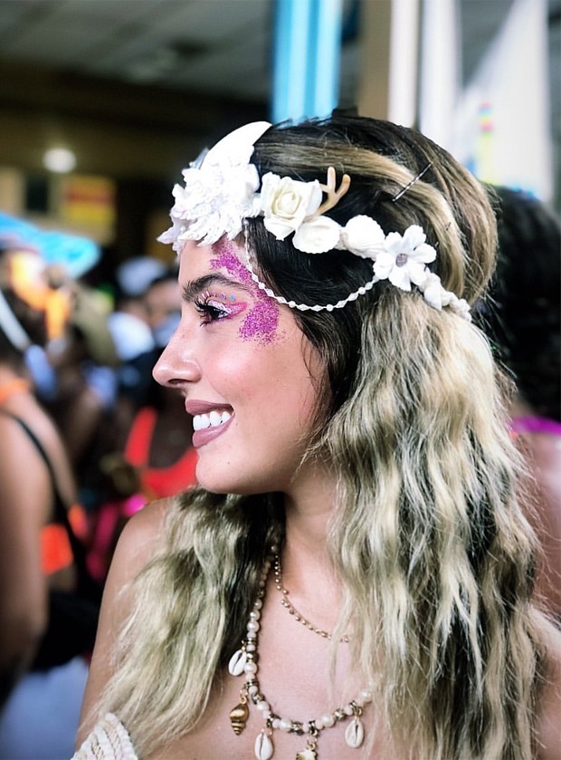Giovanna Lancellotti se vestiu de sereia para curtir bloquinhos de carnaval (Foto: Reprodução / Instagram)