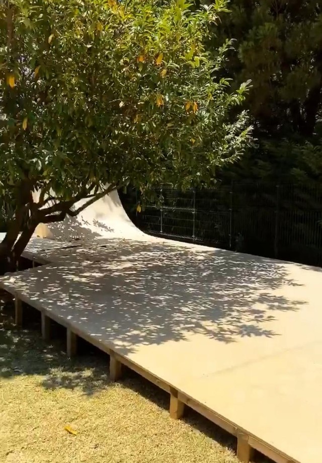 Pedro Scooby mostra pista de skate que está construindo em casa (Foto: Reprodução/Instagram)