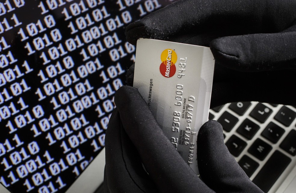 Sites de e-commerces falsos são usados por criminosos para capturar credenciais bancárias — Foto: Getty Images/Thomas Imo 