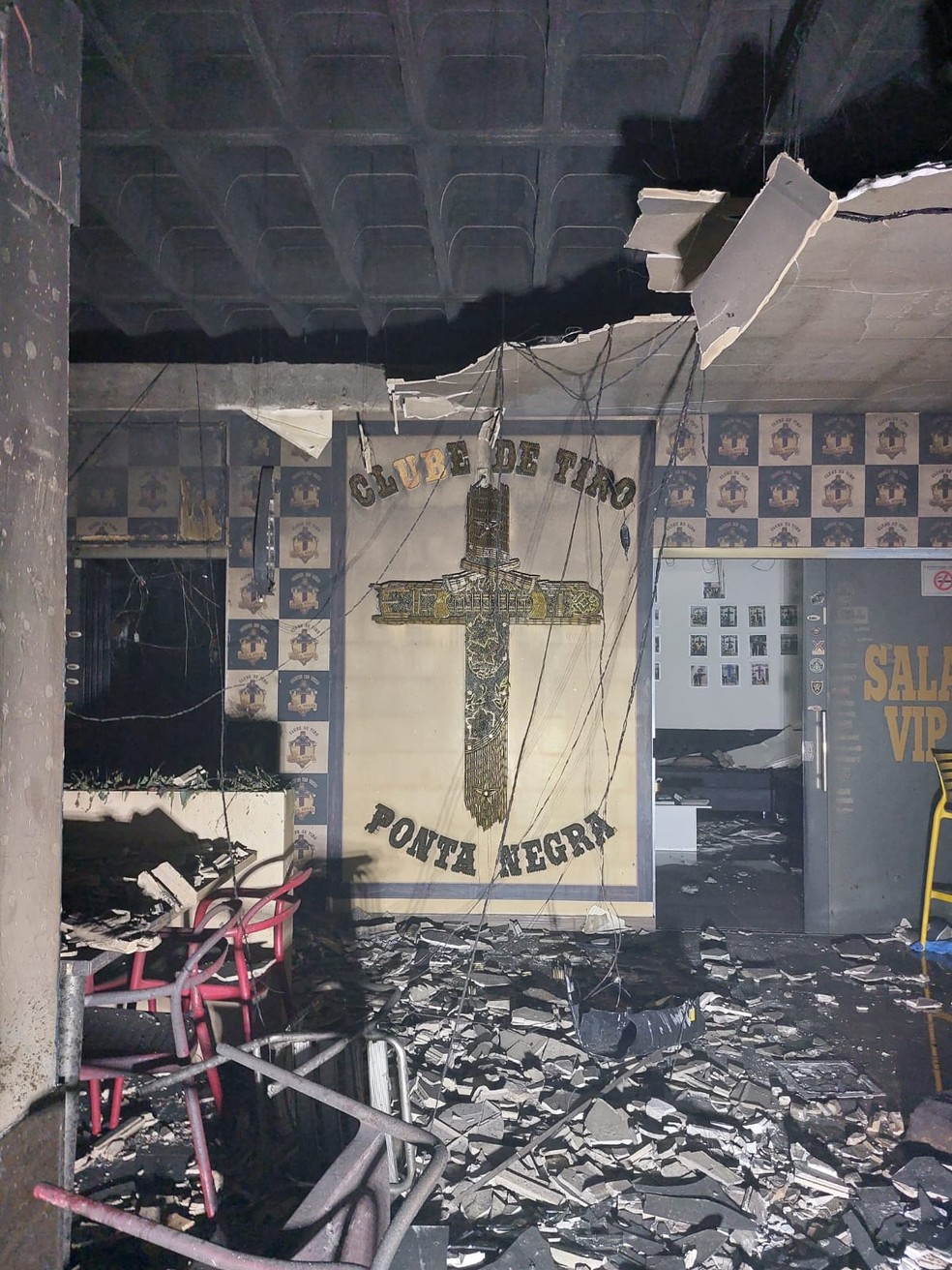 O clube de tiros ficou destruído após a explosão. — Foto: Divulgação