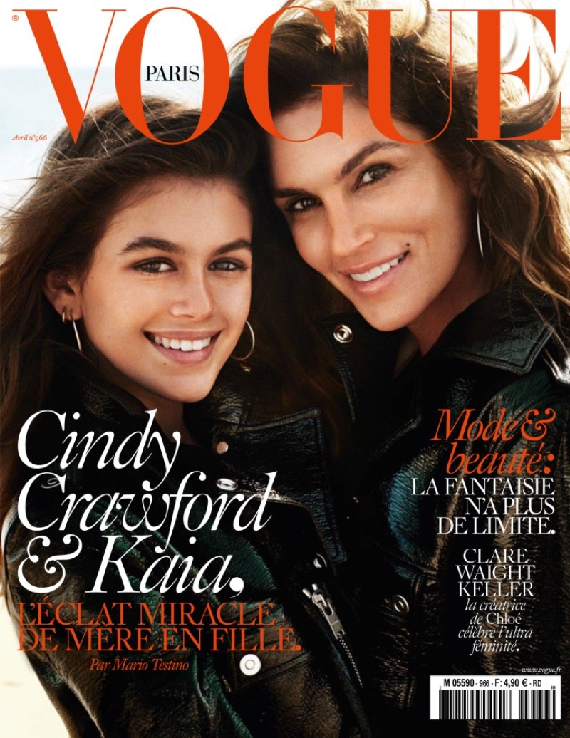 Mãe e filha reunidas no clique de capa da Vogue Paris de abril de 2016 (Foto: Divulgação/Vogue Paris)