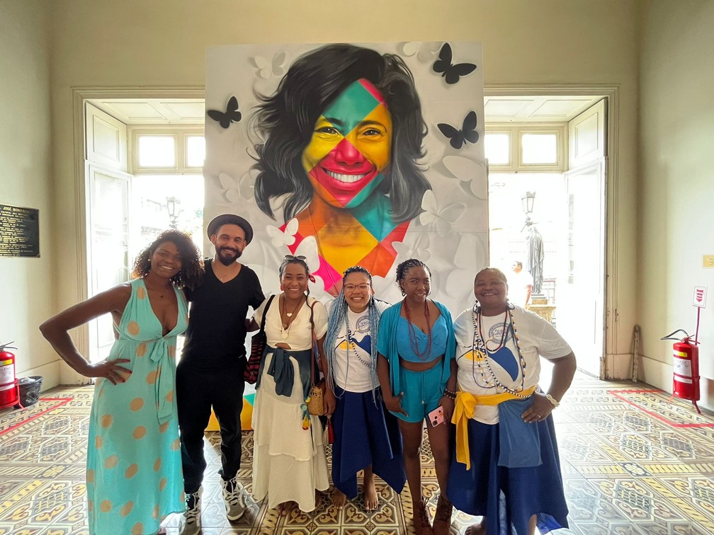 Mural em homenagem a Gloria Maria entra em exposi&ccedil;&atilde;o &mdash; Foto: Perla Rodrigues/Globo