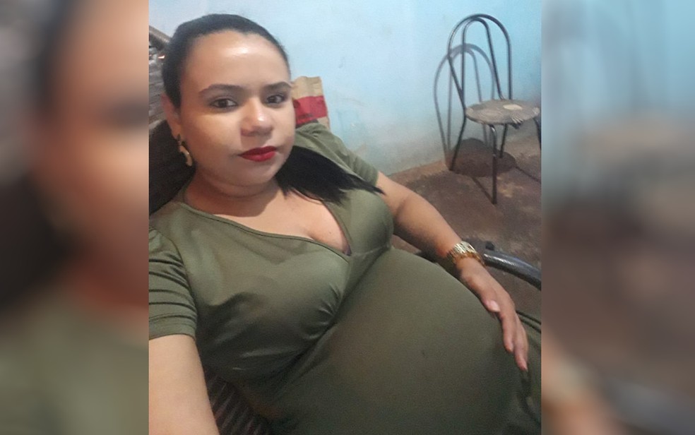 Janaína da Silva Corrêa, de 27 anos, quando estava grávida, em Jataí — Foto: Arquivo Pessoal/Janaína Corrêa
