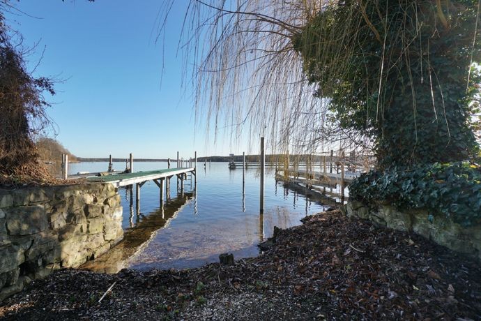 A casa possui acesso privado a uma parte do Rio Havel (Foto: Immo Welt / Divulgação)