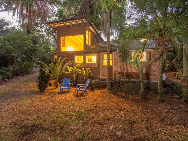 Casa em que o guitarrista americano Jimi Hendrix teria passado uma temporada no Havaí está no Airbnb (Foto: Reprodução/Airbnb)