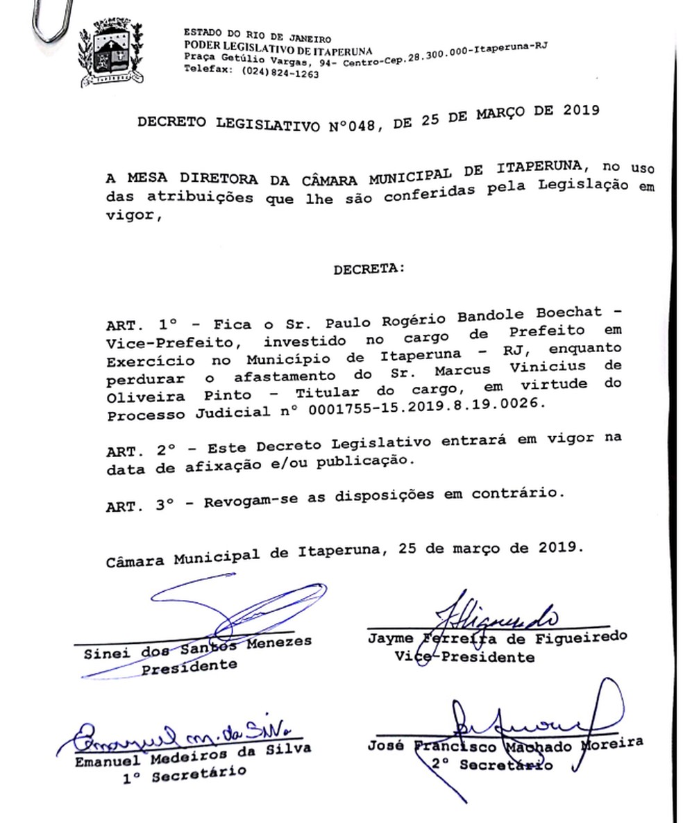 O decreto foi lido na CÃ¢mara nesta segunda-feira (25) â€” Foto: DivulgaÃ§Ã£o/CÃ¢mara de Vereadores de Itaperuna
