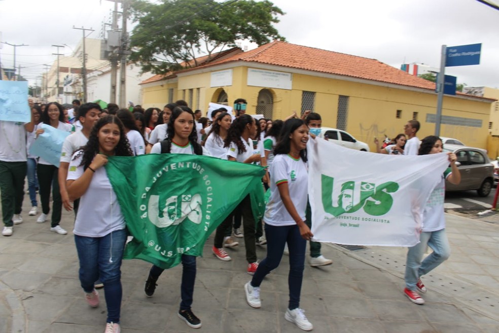 Estudantes de Teresina protestam contra o Novo Ensino Médio e pedem revogação  — Foto: Andrê Nascimento/g1