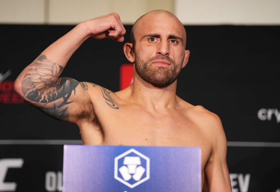 Alexander Volkanovski bateu o peso para uma possível disputa pelo cinturão dos leves — Foto: Chris Unger/Getty Images