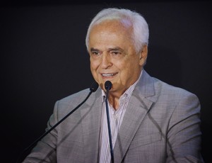 Com convite a R$ 1 mil, Leco reúne cem pessoas em jantar de arrecadação