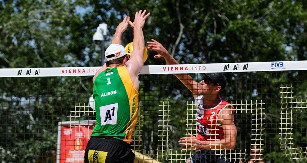 Alison e Bruno passaram pela primeira rodada do mata-mata do Mundial (Foto: Divulgação / Fivb)