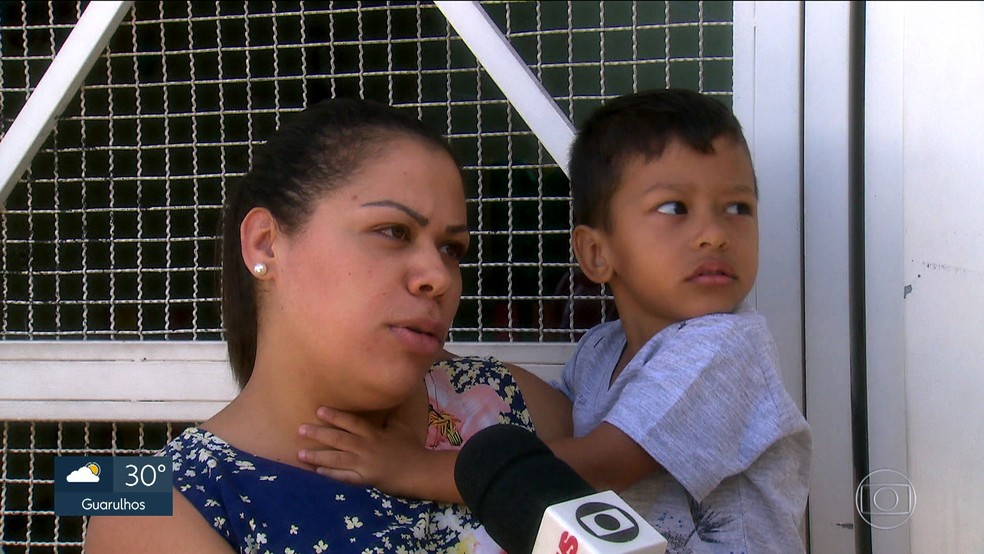Laura Nicodemos, mãe de aluno que está sem aulas desde o início deste ano. (Foto: Reprodução/TV Globo)