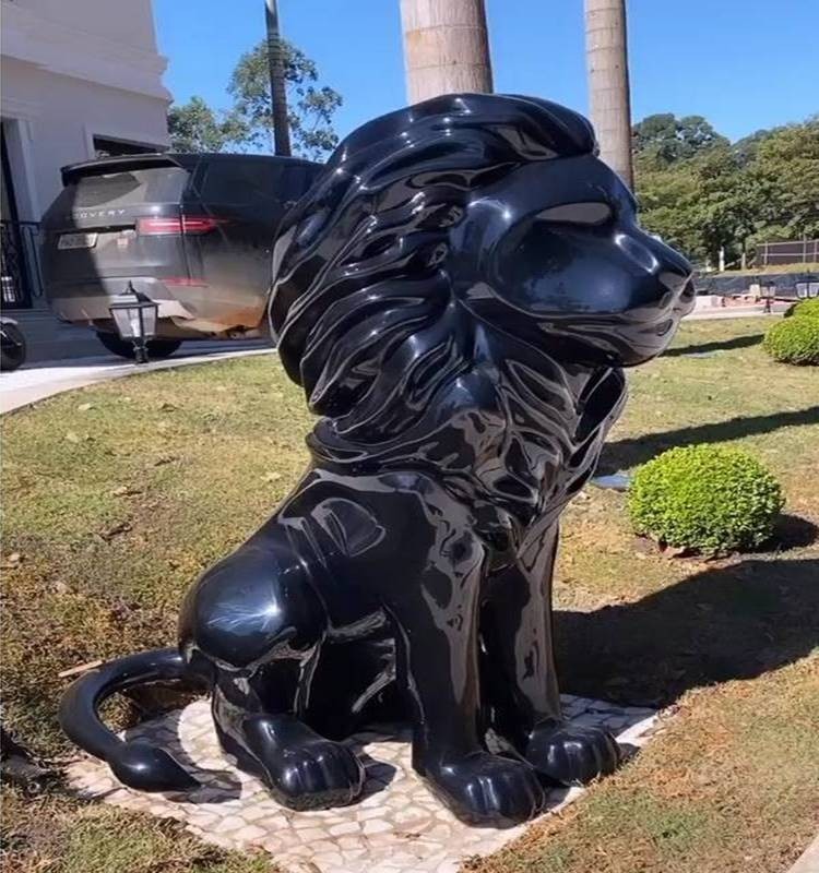 Simone visita nova mansão e mostra escultura de R$ 25 mil (Foto: Instagram)
