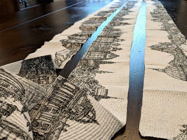 Artista desenha paisagens urbanas em 11 metros de papel higiênico (Foto: Divulgação)