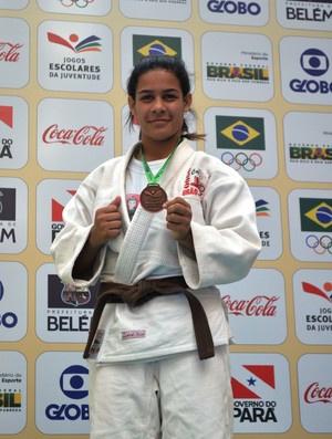 Lilian Amaral conquista bronze no judô durante os Jogos Escolares (Foto: Jonhwene Silva/GE-AP)