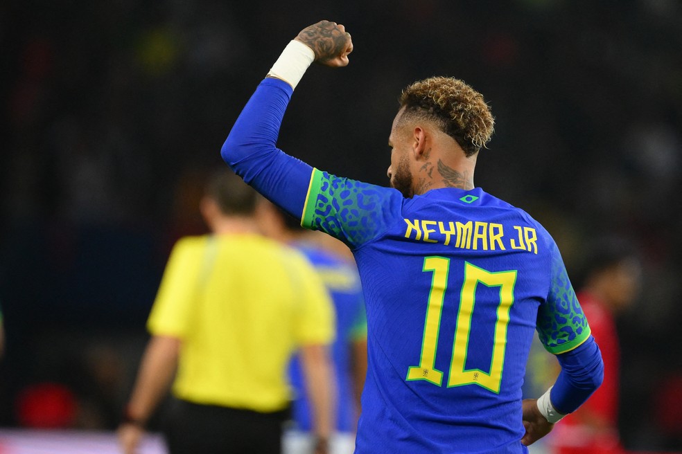 Neymar comemora gol em Brasil x Tunísia — Foto: Anne-Christine POUJOULAT / AFP