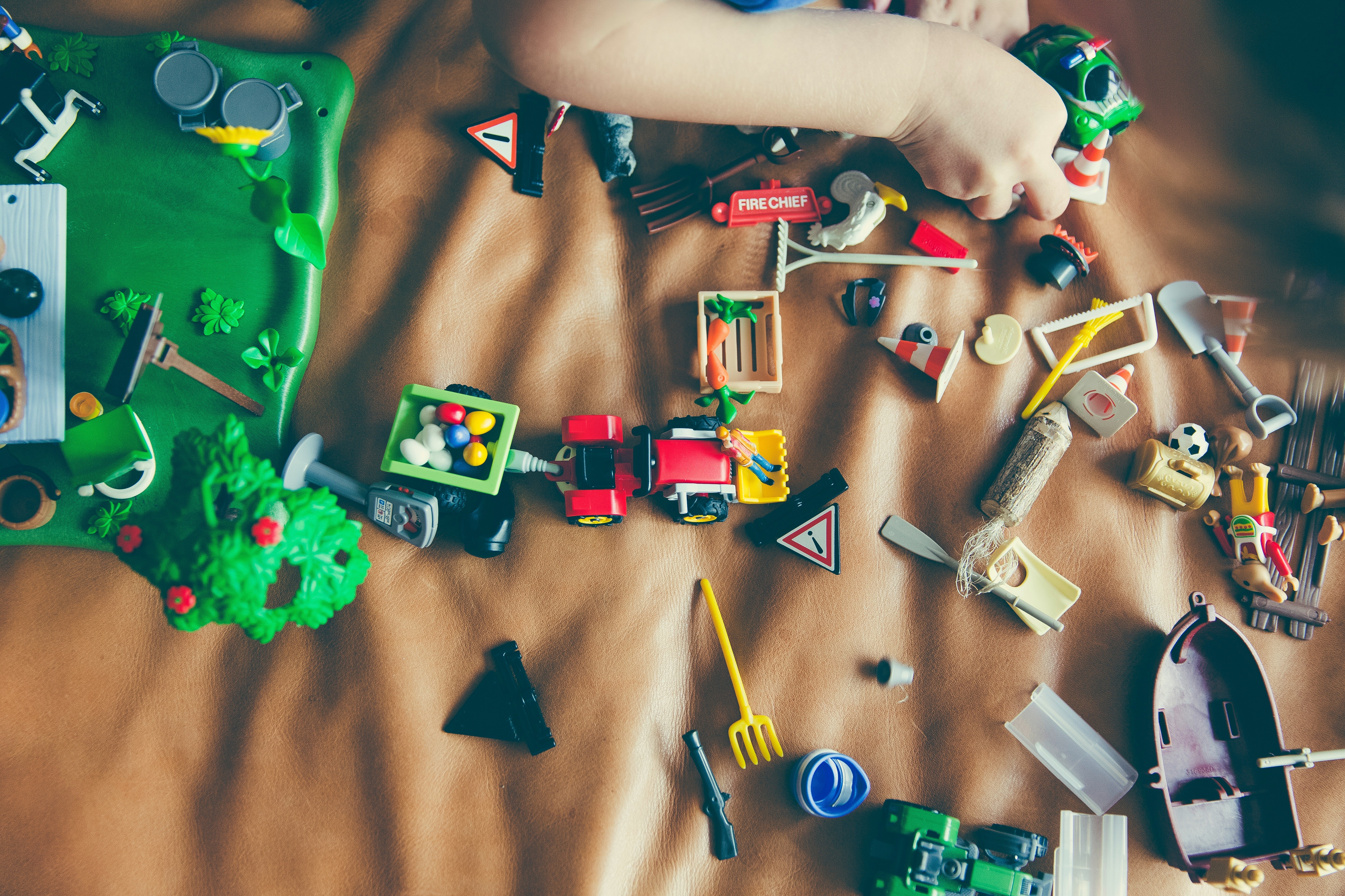 74% dos pais não consideram o selo Inmetro de segurança na hora de comprar  brinquedos - Revista Crescer | Segurança