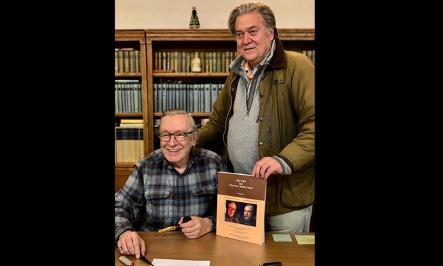 O encontro de Olavo de Carvalho e Steve Bannon nos EUA | Politicando