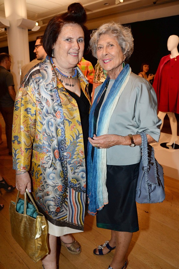 Mrs B at Suzy’s auction of “In My Fashion: The Suzy Menkes Collection” private view in 2013 (Foto: REX)