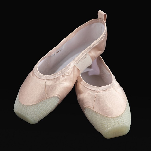 Sapatilha impressa em 3D não machuca pés de bailarinas (Foto: Divulgação)