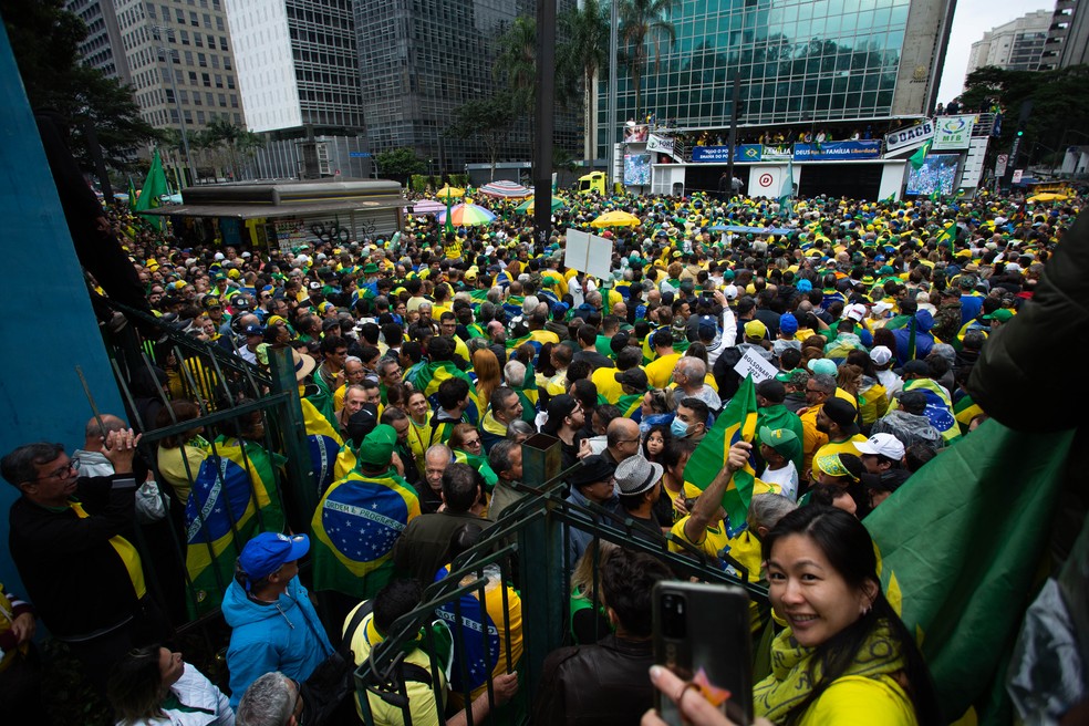 Manifestantes na Avenida Paulista em ato a favor de Bolsonaro  — Foto: Maria Isabel Oliveira 