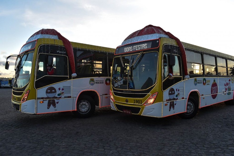 11 ônibus decorados percorrerão bairros de Maceió em carreata natalina  — Foto: Ascom/SMTT