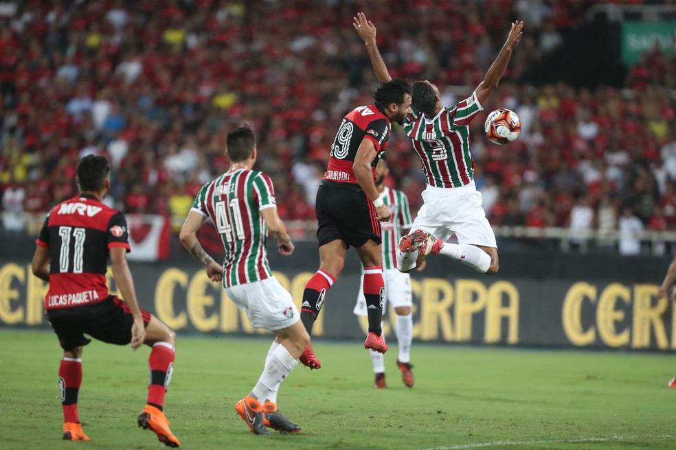 Dourado foi bem marcado, incomodou a zaga do Flu no primeiro tempo, mas sumiu na etapa final (Foto: Gilvan de Souza / Flamengo)