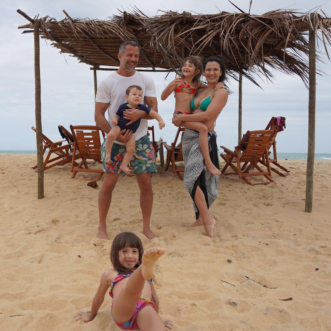 Kyra Gracie abre álbum de viagem com Malvino Salvador e os filhos (Foto: Reprodução / Instagram)