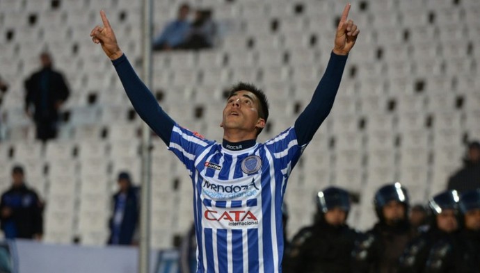 Site argentino destaca que Cruzeiro tem tripla concorrência por atacante