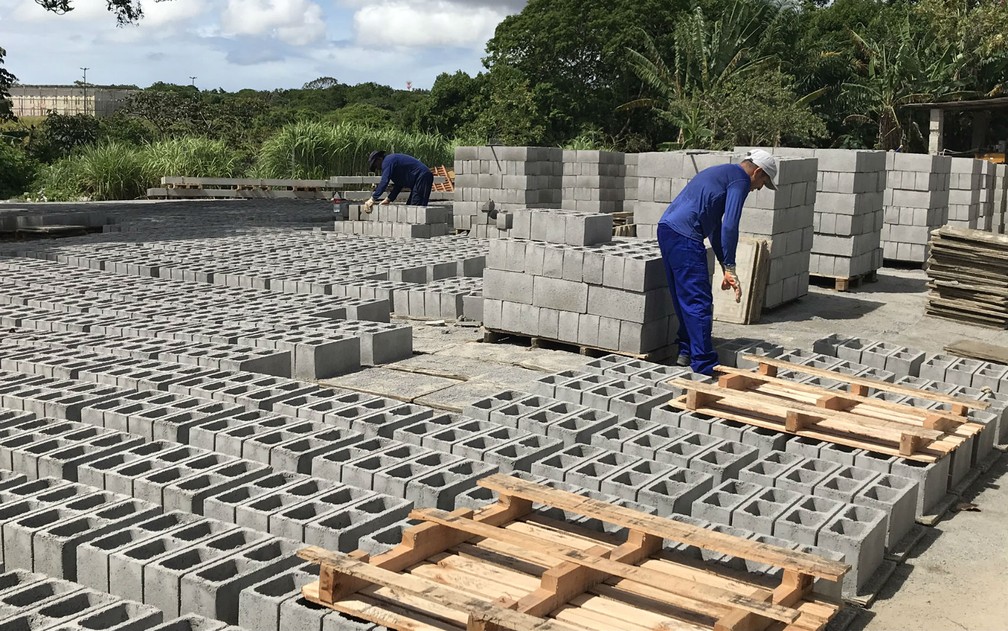 Trabalho contribui com ressocializa&ccedil;&atilde;o de detentos no Complexo da Mata Escura &mdash; Foto: Itana Alencar/G1 BA