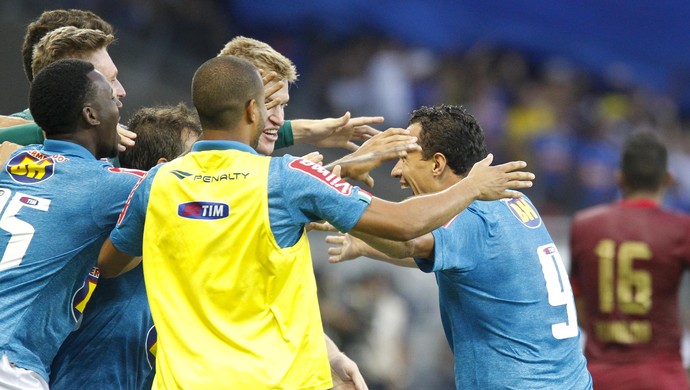 Autor de dois gols nos últimos jogos, Damião credita fase a apoio da família