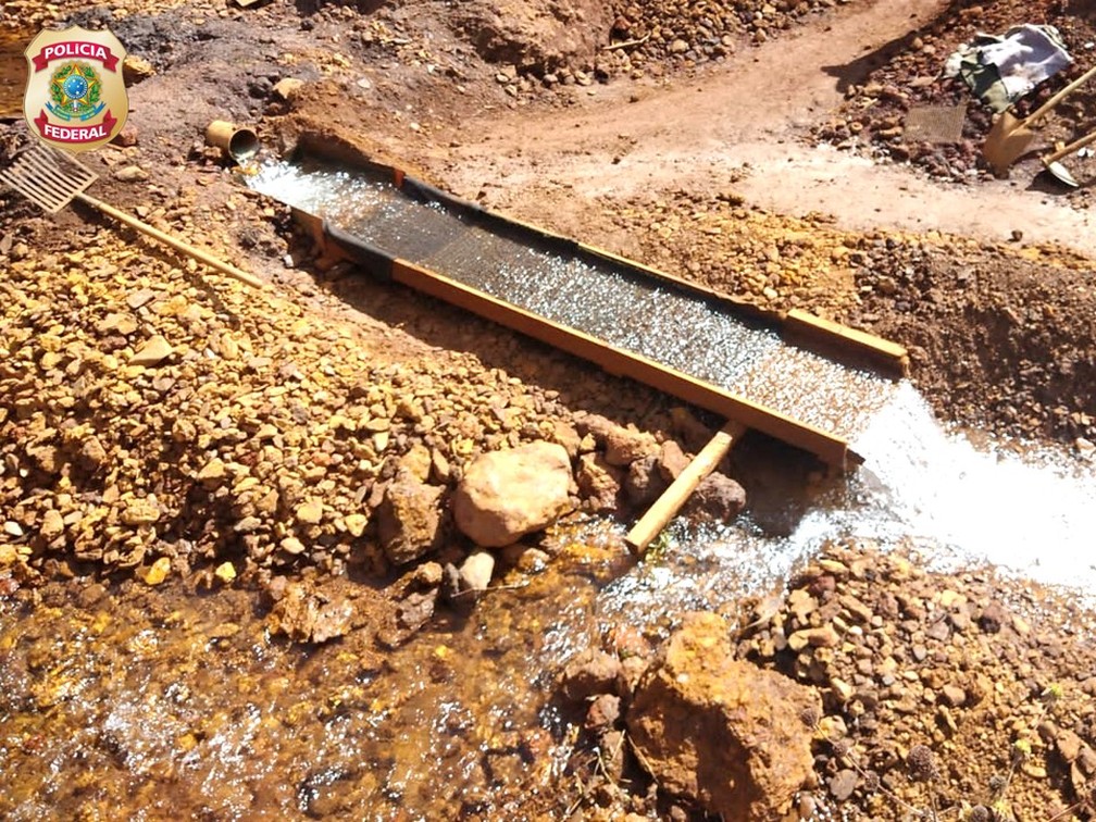 Polícia Federal fecha garimpo ilegal de ouro na cidade histórica de Ouro Preto