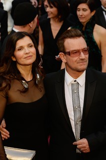 Bono casou-se com Ali Hewson em 1982. Em 2005, ela falou sobre o assunto: "Nosso casamento funciona porque nos gostamos, conversamos um com o outro e somos apaixonados pelo que fazemos. Permitimos um ao outro perseguir nossos objetivos".
