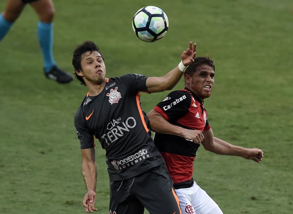 Atuações: Giovanni Augusto entra bem em derrota do Corinthians para o Flamengo